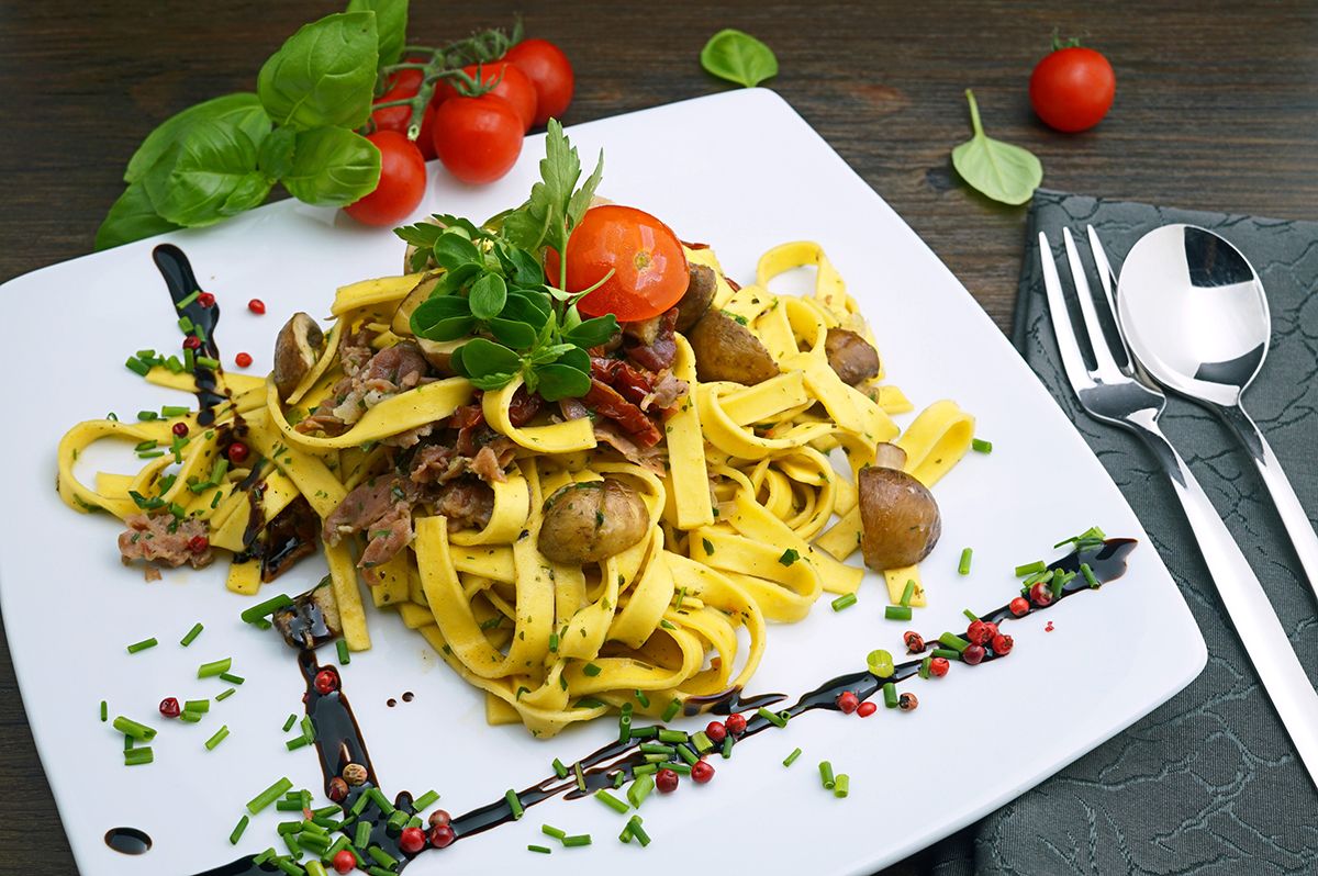 Pizzeria-Nudelini-Mondsee-Nudeln-mit-Pilzen